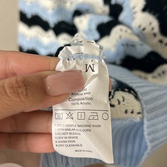 515 - Monysa NWOT Blue/Black & White Sweater Vest, Size Medium - Picture 4 of 6